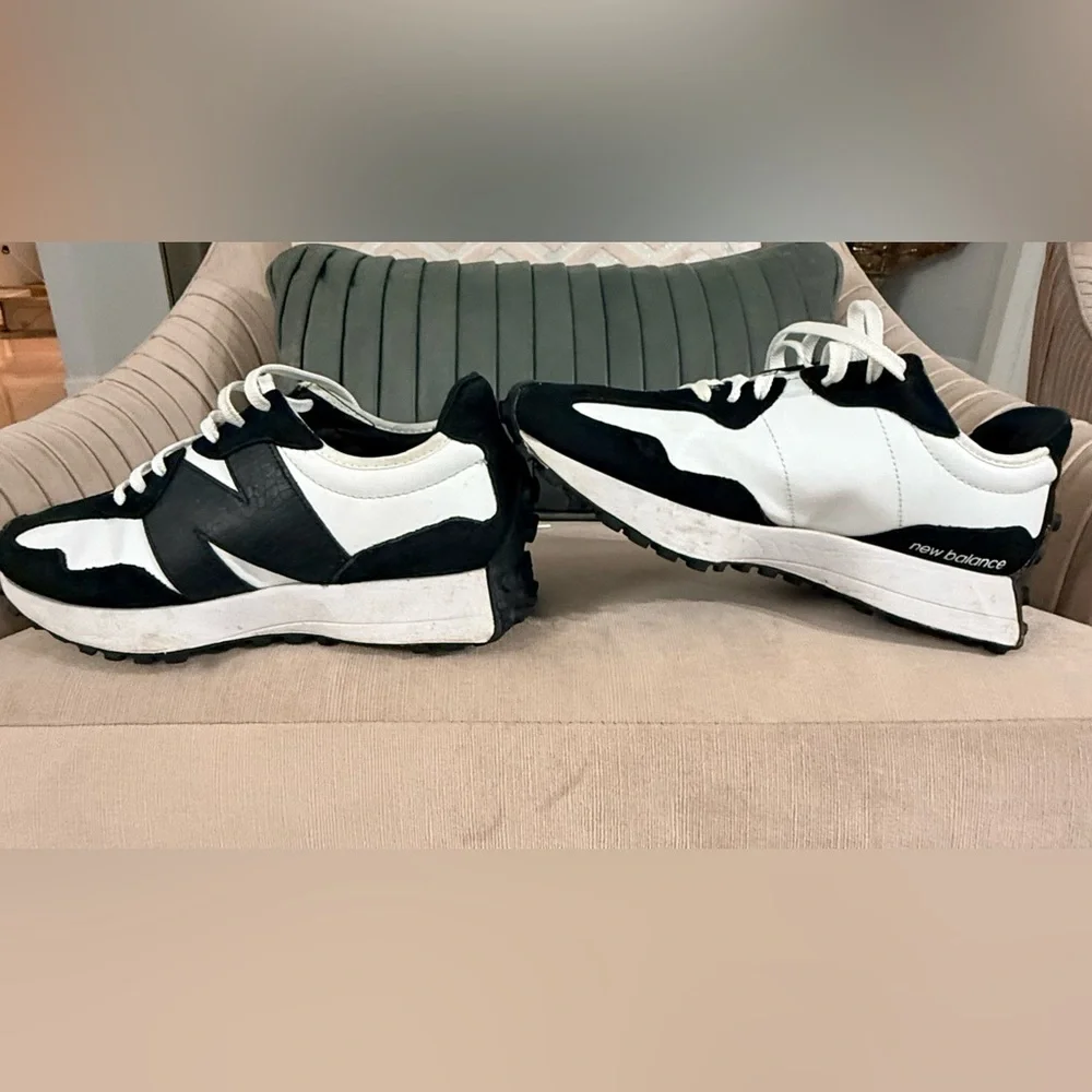 New Balance Black and White Athletic Shoes. RARE - Picture 3 of 5